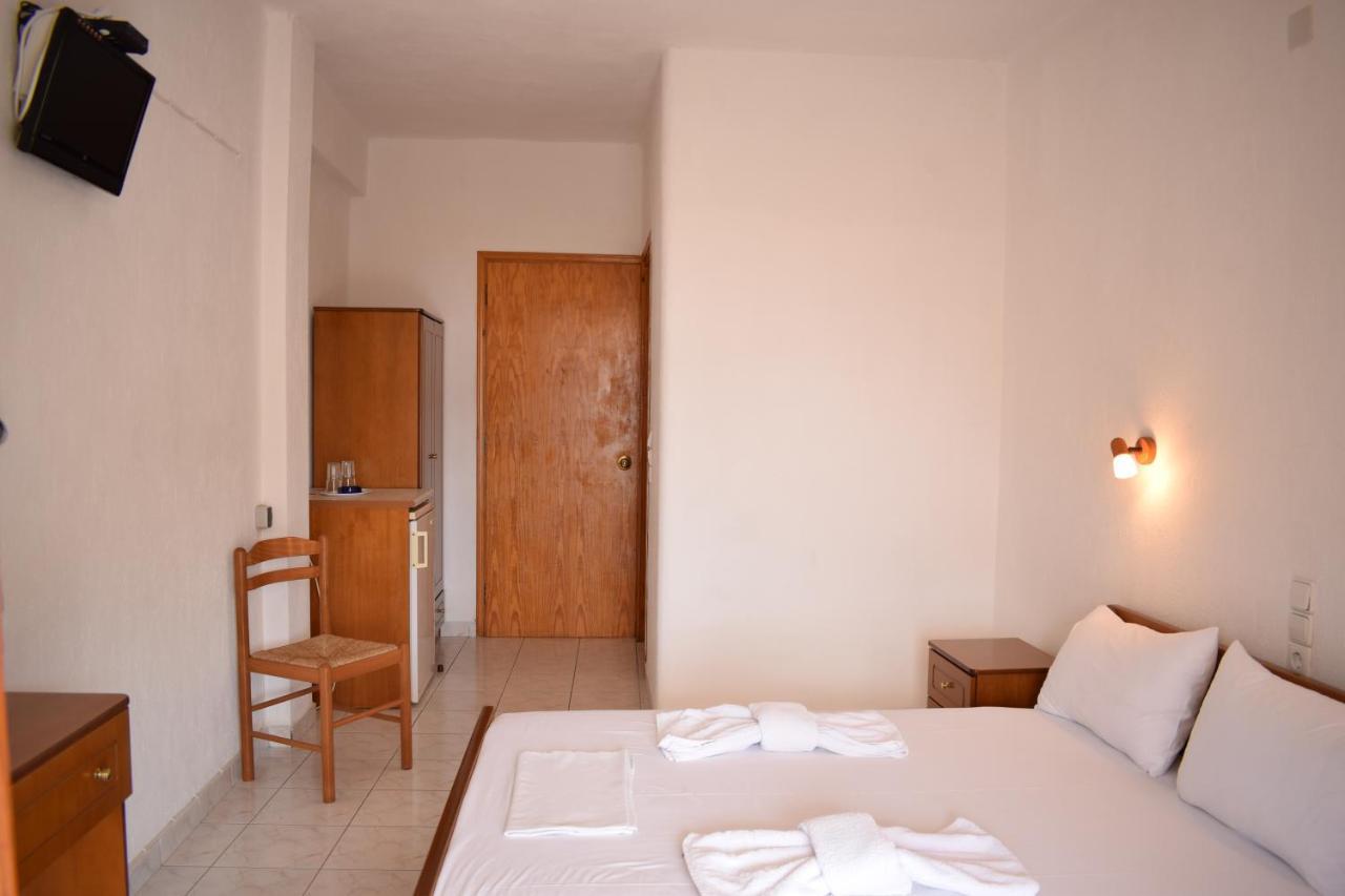 Nikis Rooms Kalamakia Exterior photo