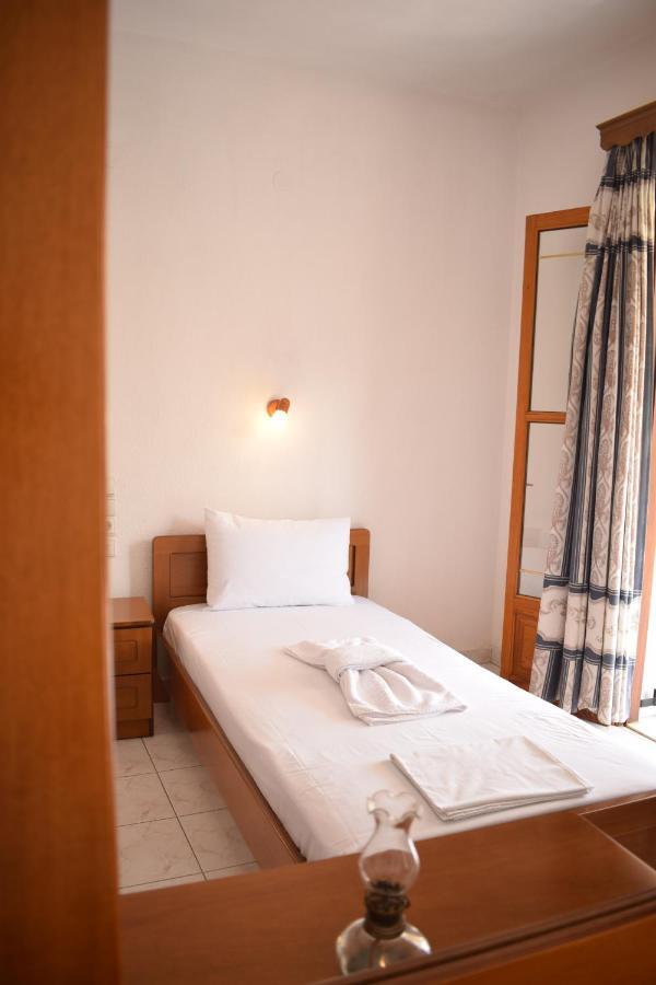 Nikis Rooms Kalamakia Exterior photo